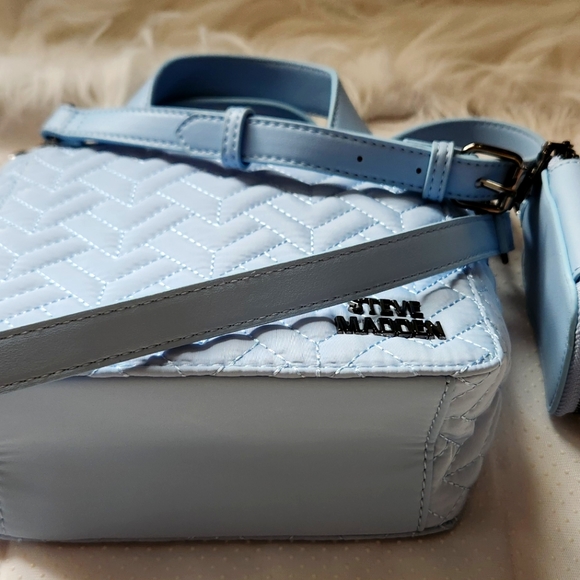Steve Madden Quilt Handbag. Blue. - Picture 2 of 16
